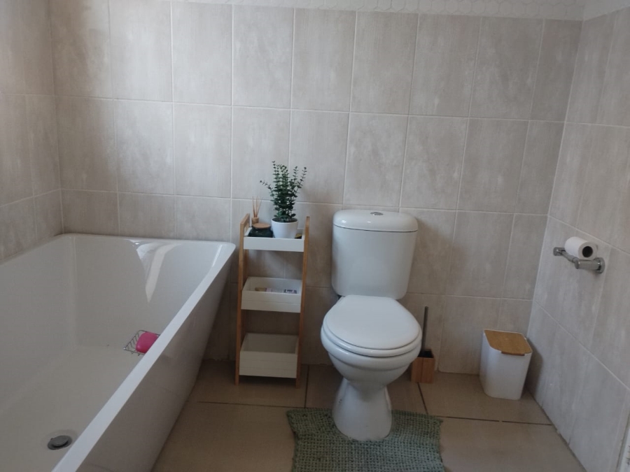 4 Bedroom Property for Sale in Waterkloof North West